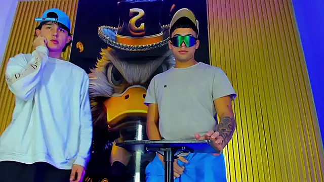 Play boys Hot2 online show from 11/13/25, 03:49