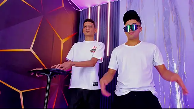 Play boys Hot2 online show from 11/20/25, 05:07