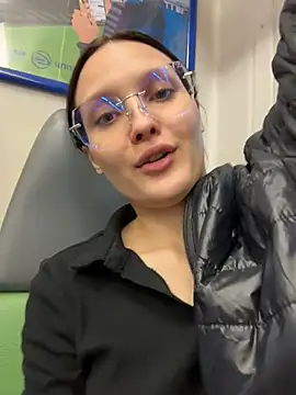 Snapshot of Marie_Brandy chatting on 10/10/25, 02:05 Marie Brandy online show from 10/10/25, 02:05