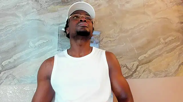 COMPTON 01 online show from 10/17/25, 04:37