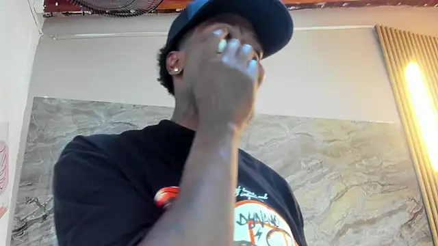 COMPTON 01 online show from 10/20/25, 04:02