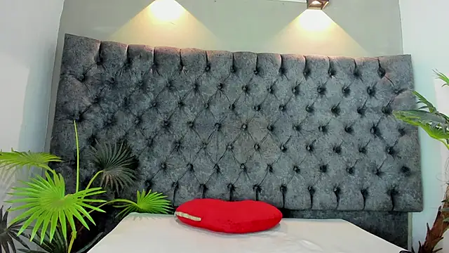 COMPTON 01 online show from 11/27/25, 04:03