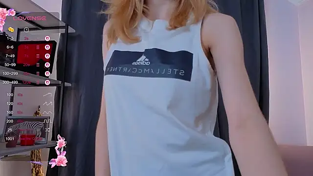 Snapshot of Ruth_Benson chatting on 11/05/25, 08:25 Ruth Benson online show from 11/05/25, 08:25