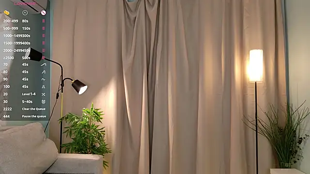 Snapshot of Playful_Lia chatting on 11/15/25, 02:13 Playful Lia online show from 11/15/25, 02:13