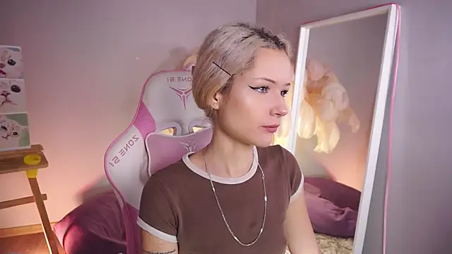 Celeste eyes0n online show from 10/14/25, 08:31