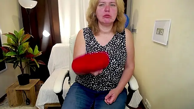 VestaWoody online show from 10/06/25, 06:11