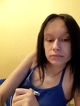 Snapshot of AlettaPaltrova chatting on 10/13/25, 02:17 AlettaPaltrova online show from 10/13/25, 02:17