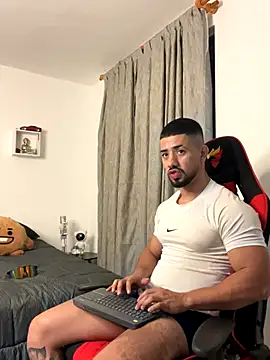 Ezzio Scolaro online show from 10/17/25, 12:14