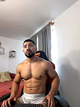 Ezzio Scolaro online show from 11/12/25, 12:16