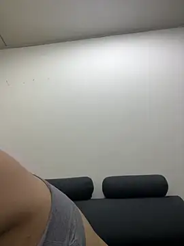 Snapshot of Anyhot_latina chatting on 10/14/25, 01:06 Anyhot latina online show from 10/14/25, 01:06