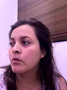 Snapshot of Anyhot_latina chatting on 11/19/25, 12:43 Anyhot latina online show from 11/19/25, 12:43