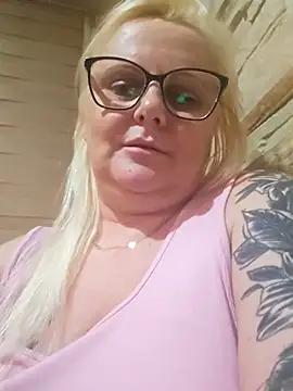 NieMaJazdyBezGwiazdy7883 online show from 10/31/25, 04:30