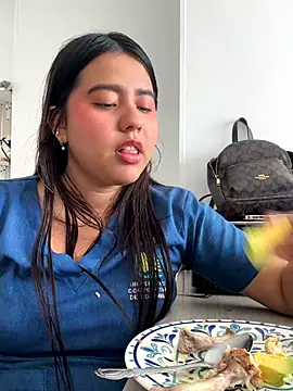 Lia Jhonson  online show from 11/12/25, 07:24