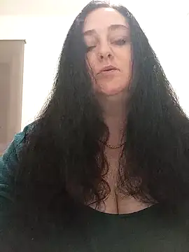 Snapshot of Bella_862 chatting on 11/12/25, 01:33 Bella 862 online show from 11/12/25, 01:33