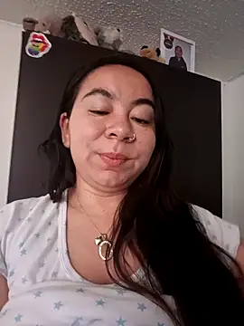 Hatria Nuu online show from 11/01/25, 02:08