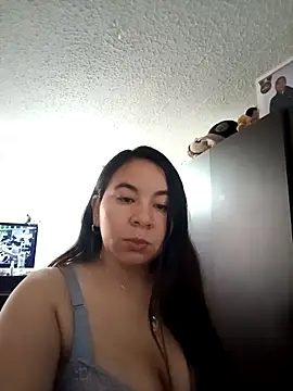 Hatria Nuu online show from 11/27/25, 08:55