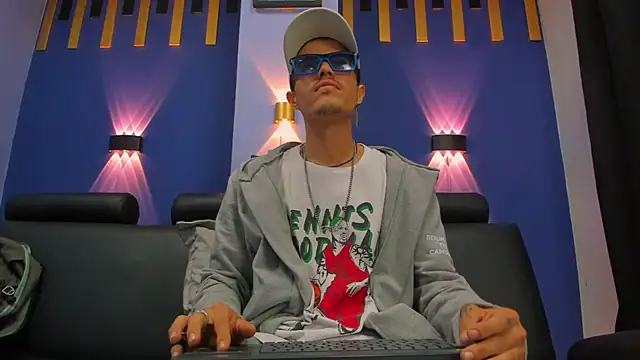 imsammytop online show from 10/29/25, 11:23