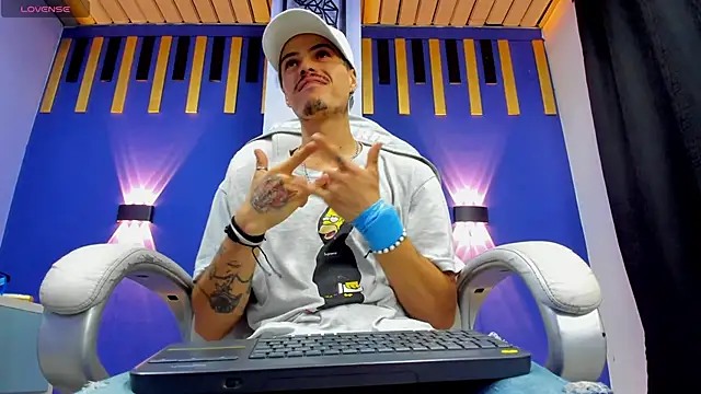 imsammytop online show from 11/18/25, 12:42