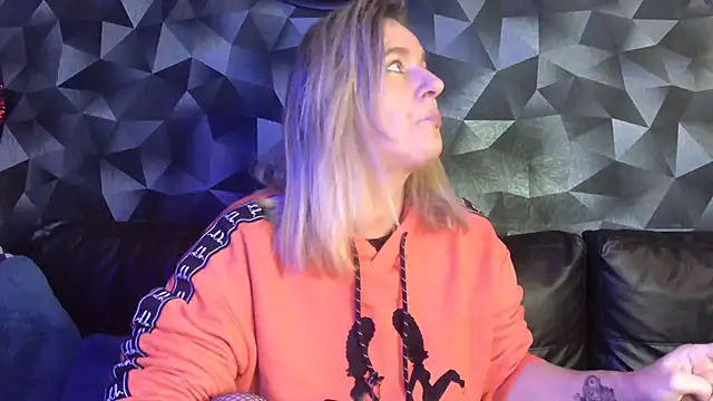 Delichieuse5 online show from 11/03/25, 08:32