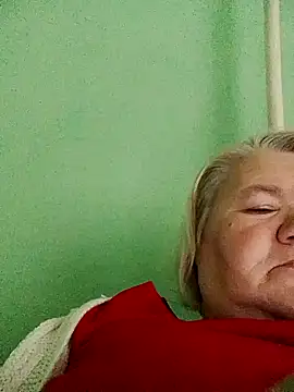 Snapshot of LusiyaGold5 chatting on 11/06/25, 09:32 LusiyaGold5 online show from 11/06/25, 09:32