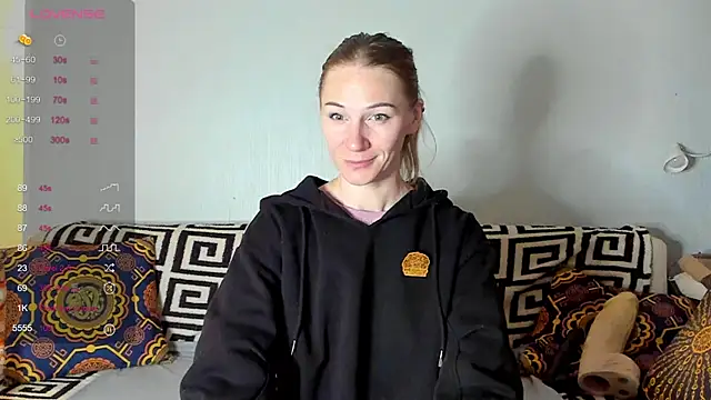 Snapshot of Amalia_Mio chatting on 10/12/25, 11:48 Amalia Mio online show from 10/12/25, 11:48