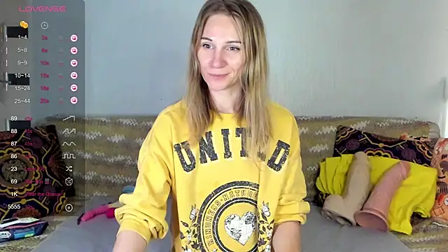 Snapshot of Amalia_Mio chatting on 10/24/25, 10:11 Amalia Mio online show from 10/24/25, 10:11