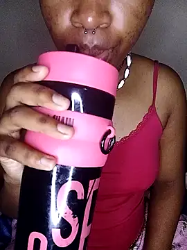 Snapshot of FreakieKay chatting on 11/09/25, 04:00 FreakieKay online show from 11/09/25, 04:00