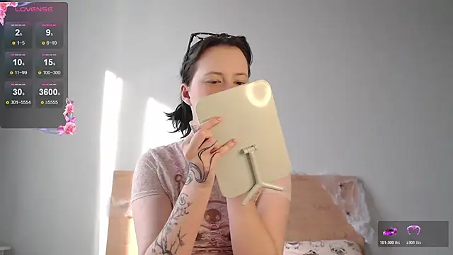 katlynaccerman online show from 10/31/25, 05:52