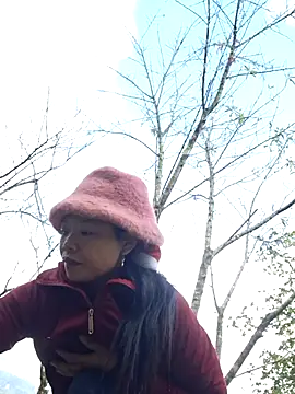 miomio-12 online show from 10/27/25, 02:26