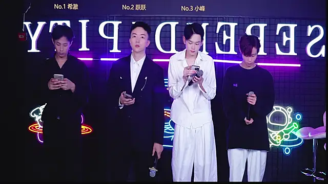 Snapshot of Boygayhouse chatting on 10/18/25, 08:26 Boygayhouse online show from 10/18/25, 08:26