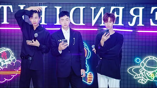 Snapshot of Boygayhouse chatting on 10/19/25, 08:15 Boygayhouse online show from 10/19/25, 08:15