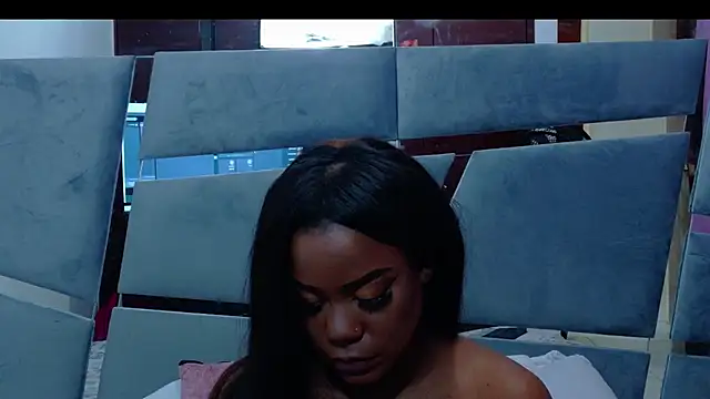 Snapshot of LorraiineJohnson chatting on 11/07/25, 05:24 LorraiineJohnson online show from 11/07/25, 05:24