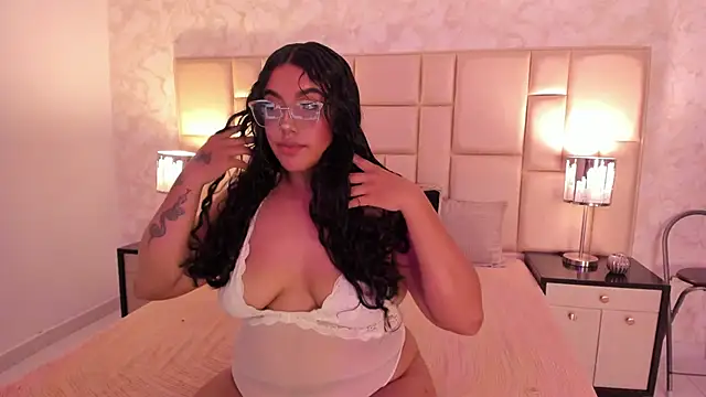 Snapshot of CatalinaCoopper chatting on 10/13/25, 04:56 CatalinaCoopper online show from 10/13/25, 04:56