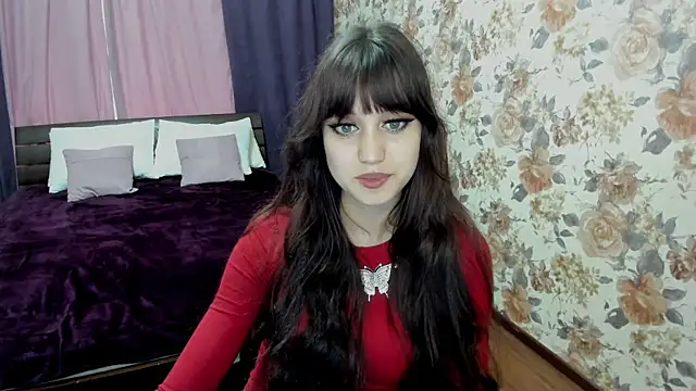 Snapshot of TiffanyYounge chatting on 10/14/25, 10:49 TiffanyYounge online show from 10/14/25, 10:49