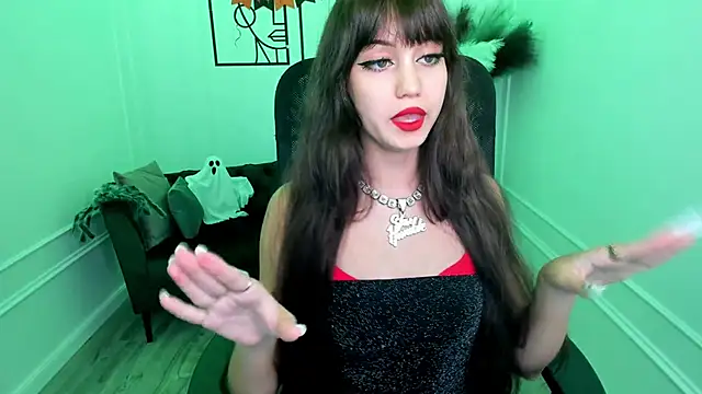 Snapshot of TiffanyYounge chatting on 10/23/25, 11:20 TiffanyYounge online show from 10/23/25, 11:20