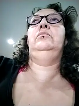 Snapshot of -saraqueen- chatting on 10/17/25, 09:50 -saraqueen- online show from 10/17/25, 09:50