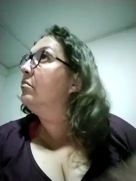 Snapshot of -saraqueen- chatting on 11/11/25, 05:07 -saraqueen- online show from 11/11/25, 05:07