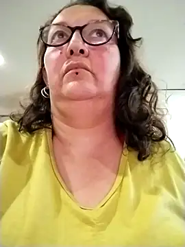 Snapshot of -saraqueen- chatting on 11/20/25, 04:51 -saraqueen- online show from 11/20/25, 04:51