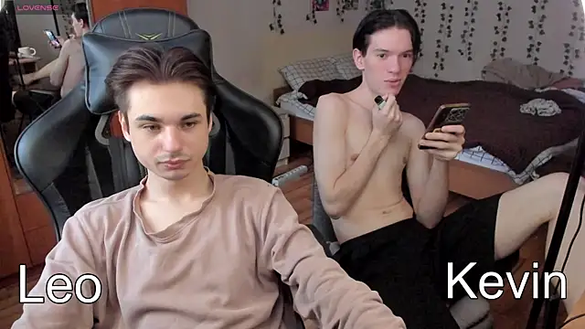 Snapshot of twink_boysss chatting on 10/14/25, 12:06 twink boysss online show from 10/14/25, 12:06