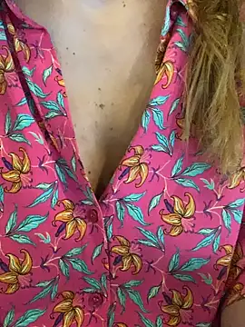 melisss2 online show from 11/22/25, 12:04