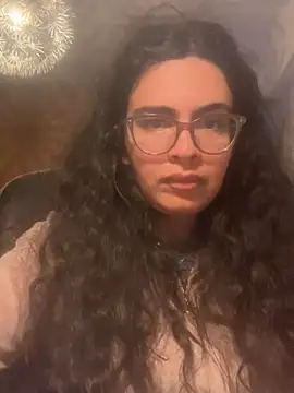 luciamaria01 online show from 10/10/25, 04:39