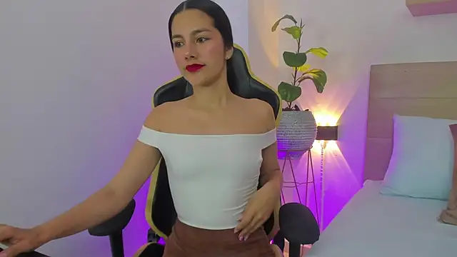 Snapshot of kaitt_ chatting on 11/05/25, 12:49 kaitt online show from 11/05/25, 12:49