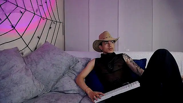  PandoyParker  online show from 10/13/25, 03:50