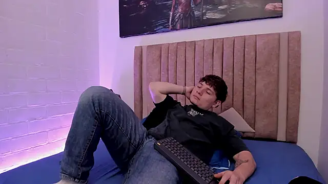 Leoo Miller online show from 11/23/25, 05:07