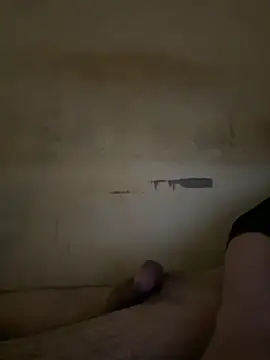 Snapshot of becac02 chatting on 11/22/25, 01:43 becac02 online show from 11/22/25, 01:43