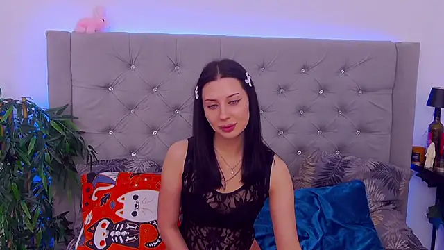 MaeAnna online show from 11/02/25, 04:37