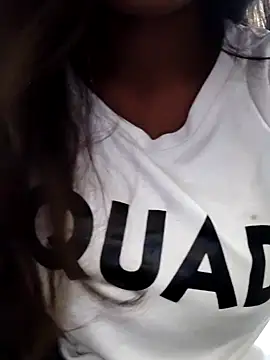 Snapshot of AnkitaVibes chatting on 11/01/25, 11:01 AnkitaVibes online show from 11/01/25, 11:01