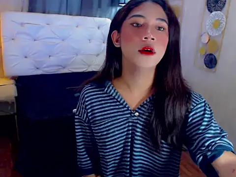 Seductive nathalie online show from 11/18/25, 03:56