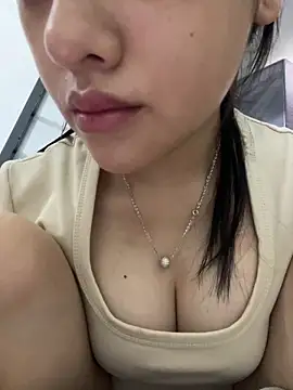 Snapshot of Titlelove chatting on 11/01/25, 06:37 Titlelove online show from 11/01/25, 06:37