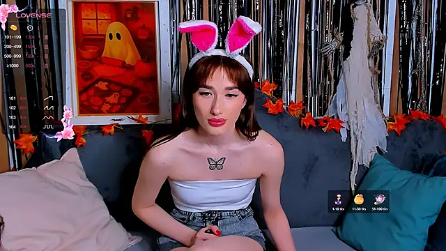 Olivia Grantt online show from 10/30/25, 01:07